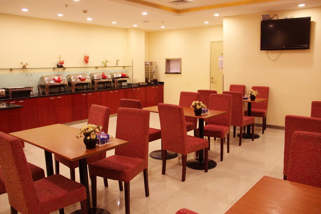 Hanting Express Shanghai Jinqiao Middle Yanggao Road Экстерьер фото